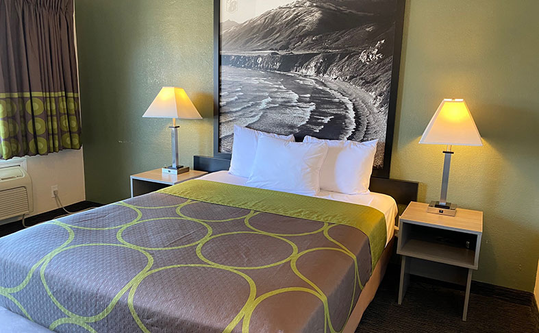 Monterey, California Hotel One Queen Bed